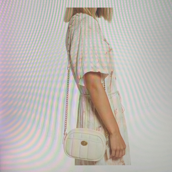 Coach Quilted Leather Camera Bag
COACH - Picture 8 of 14